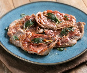 Saltimbocca alla Romana (Roman-style veal cutlets)