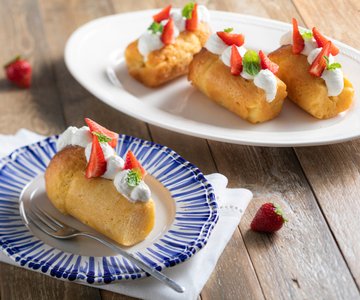 Rum babà (Rum syrup infused sponge cake)