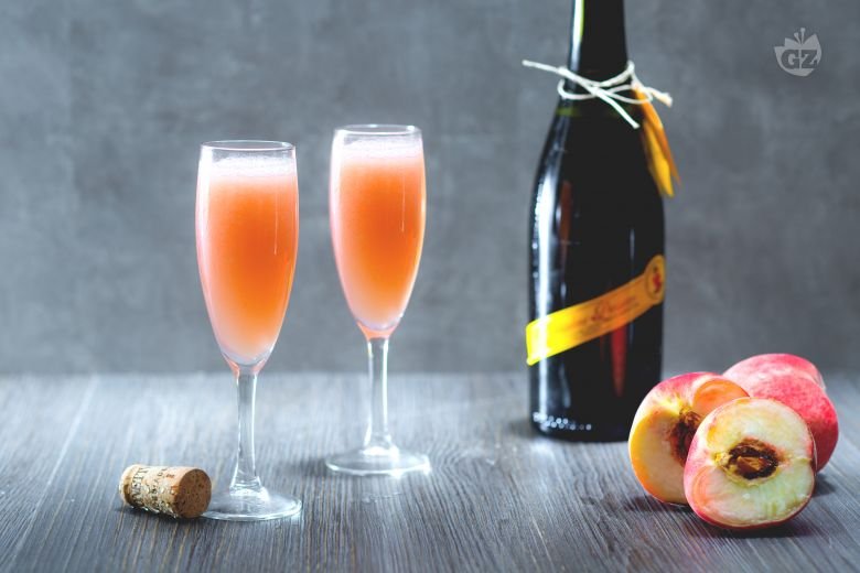 Bellini cocktail