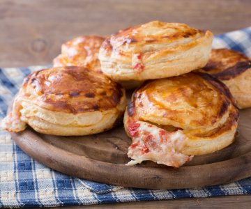 Rustici leccesi (Puff pastry with mozzarella and tomato)
