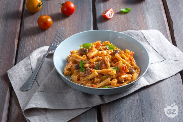 Pasta Salad with Ricotta and Tomatoes