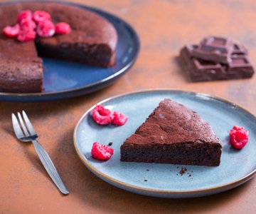Flourless chocolate cake