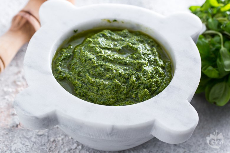 Genoese pesto (Pesto alla genovese)