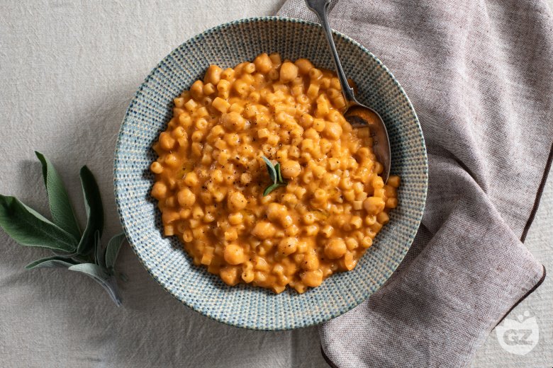 Creamy pasta and chickpeas