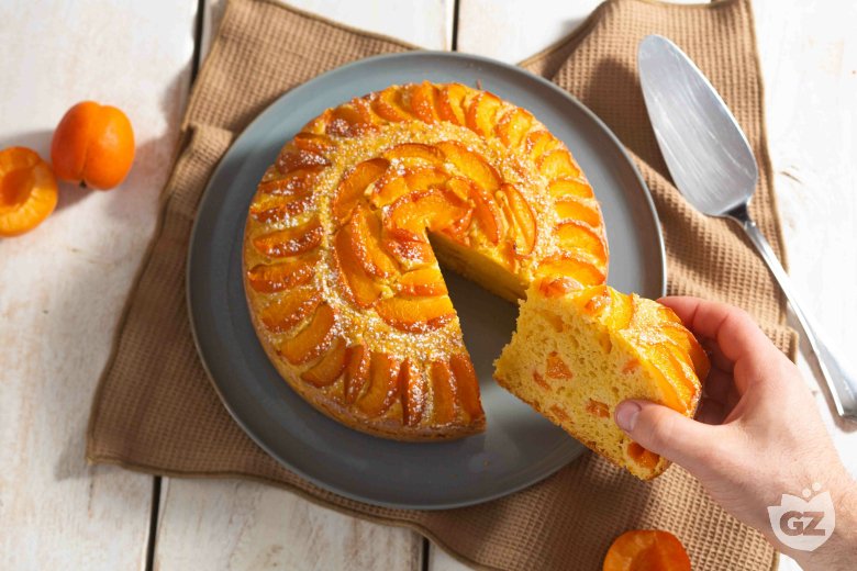 Apricot and Ricotta Cake