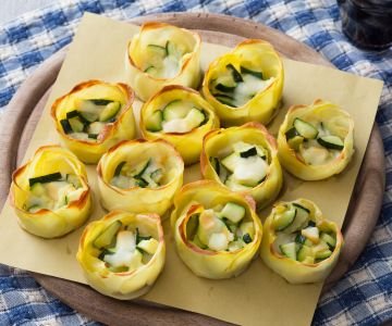 Potato baskets with zucchini and cheese