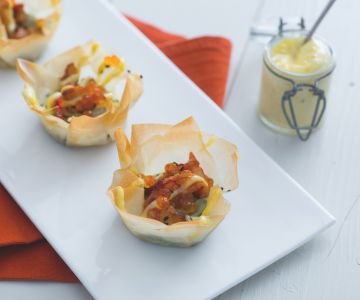 Baskets with shrimp and avocado