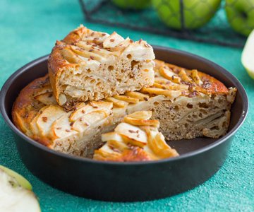 Light Apple Cake