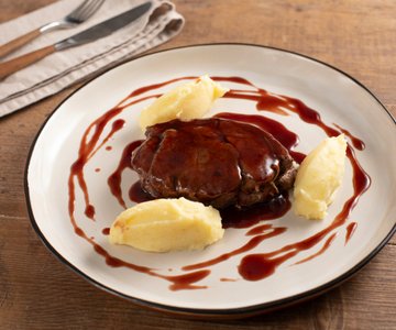 Beef fillet with red wine sauce