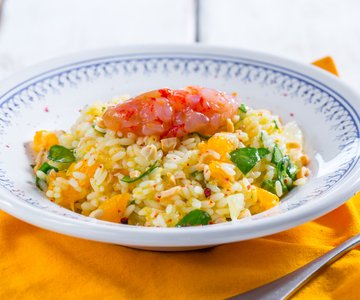 Rice salad with citrus, baby spinach, and shrimp
