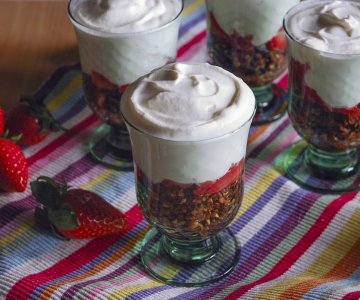 Hazelnut Crumble with Rum Strawberries