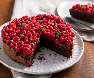 Tender Raspberry Cake