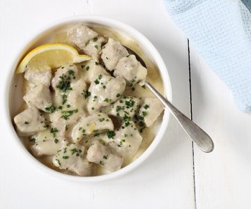 Veal bites with lemon