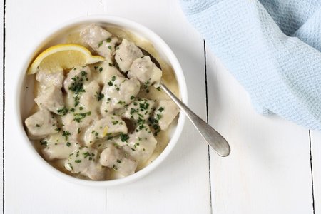 Veal bites with lemon