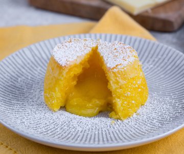 White Chocolate and Lemon Cake