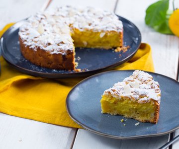 Lemon Cream Crumble Cake
