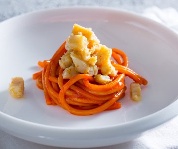 Spaghettoni with Bell Pepper Cream and Salt Cod