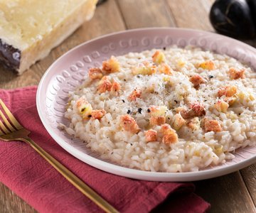 Risotto with Cheese, Pepper, and Figs