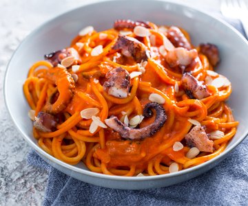 Spaghetti with Bell Pepper Cream and Octopus