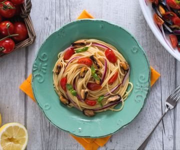 Spaghetti with Catalan-style mussels