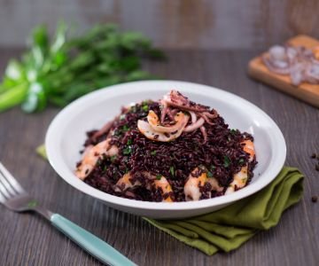 Venere rice with squid tentacles and prawns