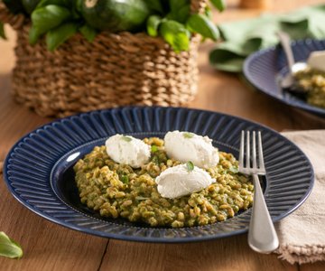 Spelt Salad with Zucchini and Ricotta