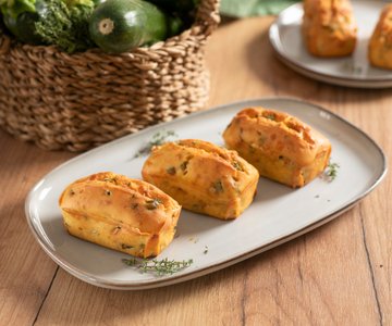 Mini zucchini and cheese plumcakes