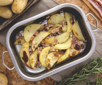 Oven-Baked Potato Wedges with Bacon