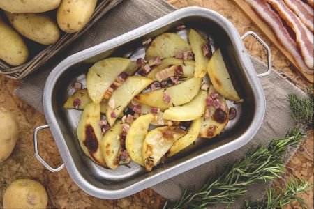 Oven-Baked Potato Wedges with Bacon