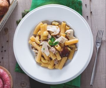 Pasta with porcini, sausage and crumbled chestnuts