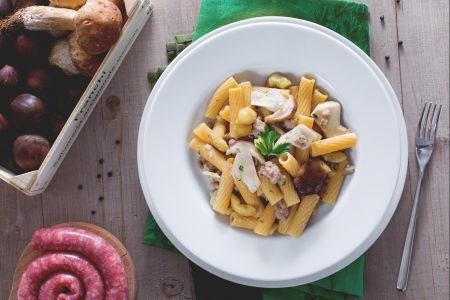 Pasta with porcini, sausage and crumbled chestnuts
