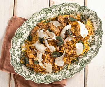 Tagliolini with rabbit ragu and mushrooms