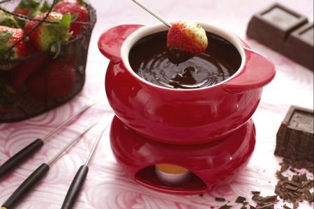 Chocolate fondue with strawberries