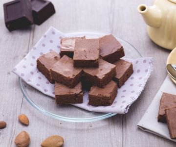 Chocolate slices with almond aroma