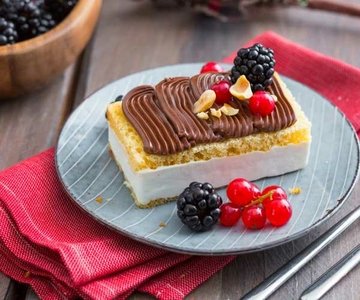 Pandoro bar, yogurt and Nutella®