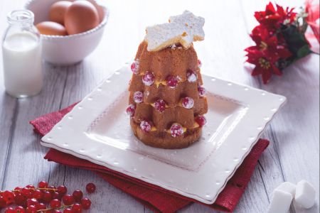 Pandoro Trees with Custard Cream and Red Currants