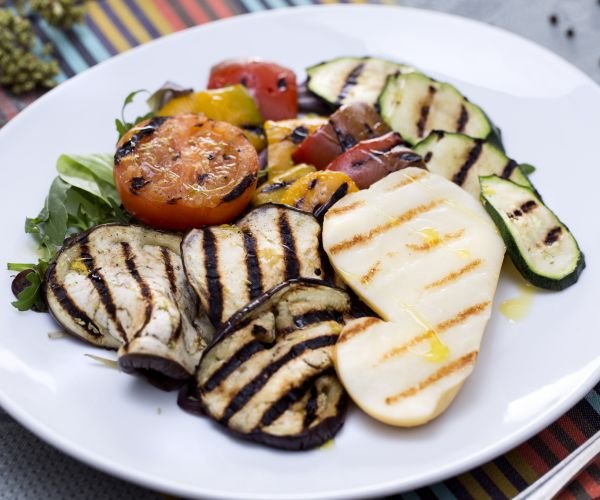 Salad with Scamorza and Grilled Vegetables