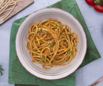 Bigoli in red pepper sauce