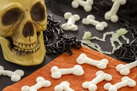 Meringue Bones for Halloween