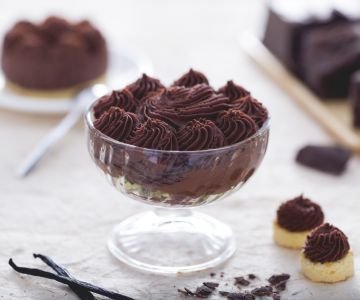 Chocolate mousse with a hint of vanilla