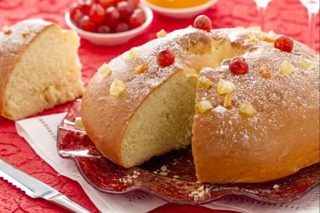 Roscón de Reyes (Kings' ring cake)
