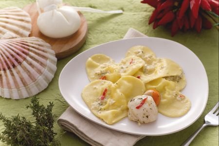 Hearts of burrata with scallop cream