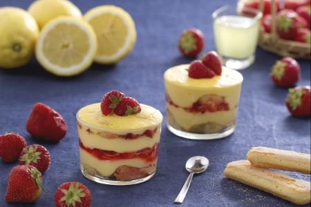 Strawberry tiramisu with limoncello cream