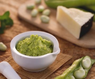Broad bean pesto (Marò)