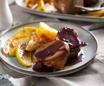Pork tenderloin with wine sauce