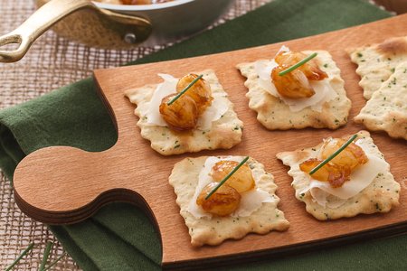 Olive puff pastry with caramelized onions