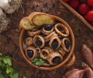 Squid with olives