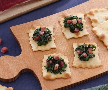 Puff Pastries with Speck and Black Cabbage