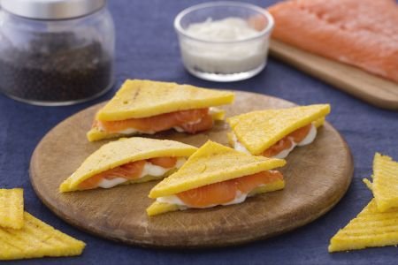 Polenta sandwich with salmon and crescenza cheese