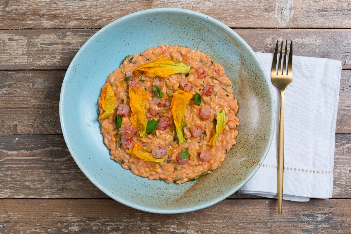 Risotto with shrimp, zucchini and zucchini flowers